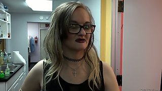 Mature ugly wrinkled blonde hooker gets..