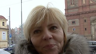 Old Czech mature lady convinced to fuck..