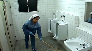 Nurse dont want cleaner will take -..