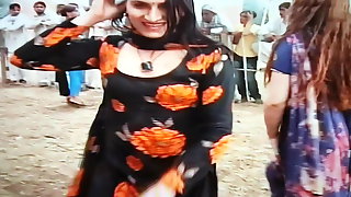 Desi pakistani shemales dance and boobs..