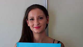 Czech bitch Nicolette Noir is back
